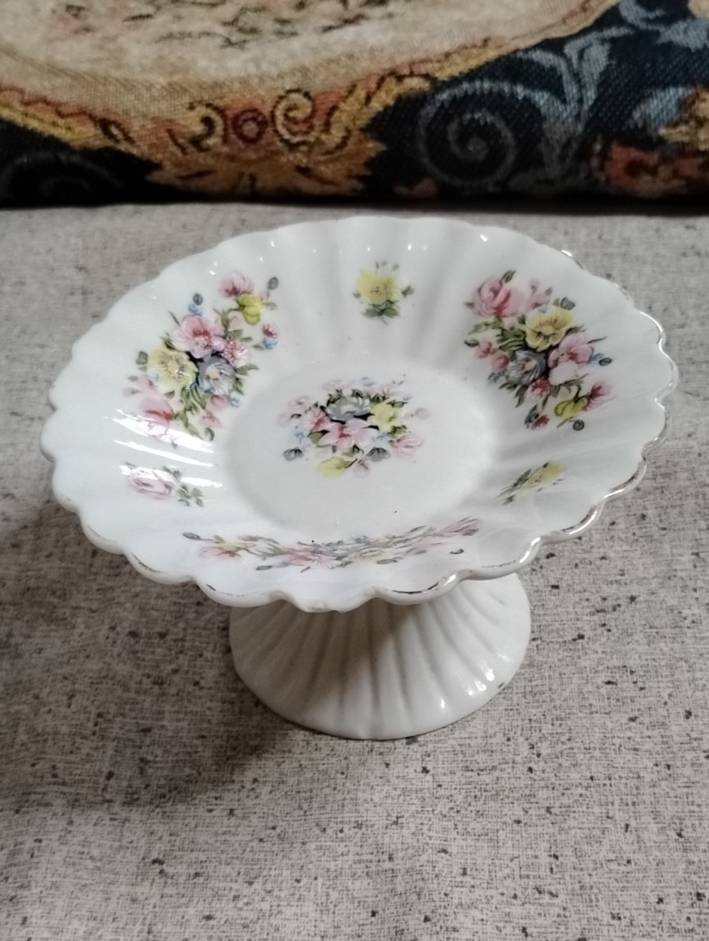 White Floral Ceramic Pedestal Soap Dish with Pink & Yellow Roses